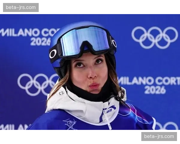 瑞士队格雷莫德自由式滑雪坡面障碍技巧卫冕 0.38分险胜谷爱凌