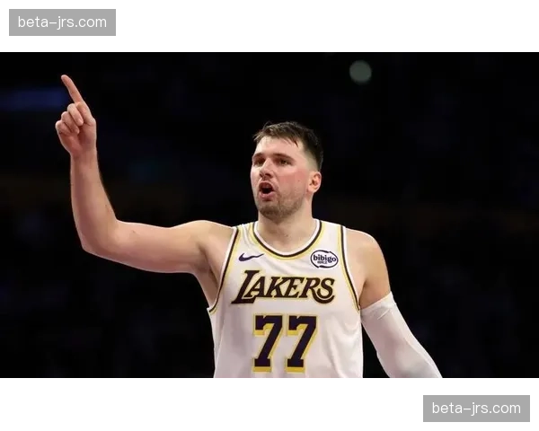 东契奇减少高出手增加串联 湖人首发五虎合砍86分展现均衡火力